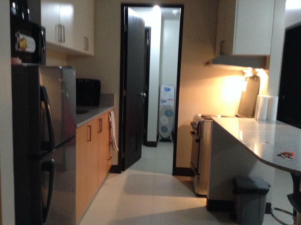 Cubao Manhattanheights Unit 11A Tower B, 2Br マニラ市 エクステリア 写真