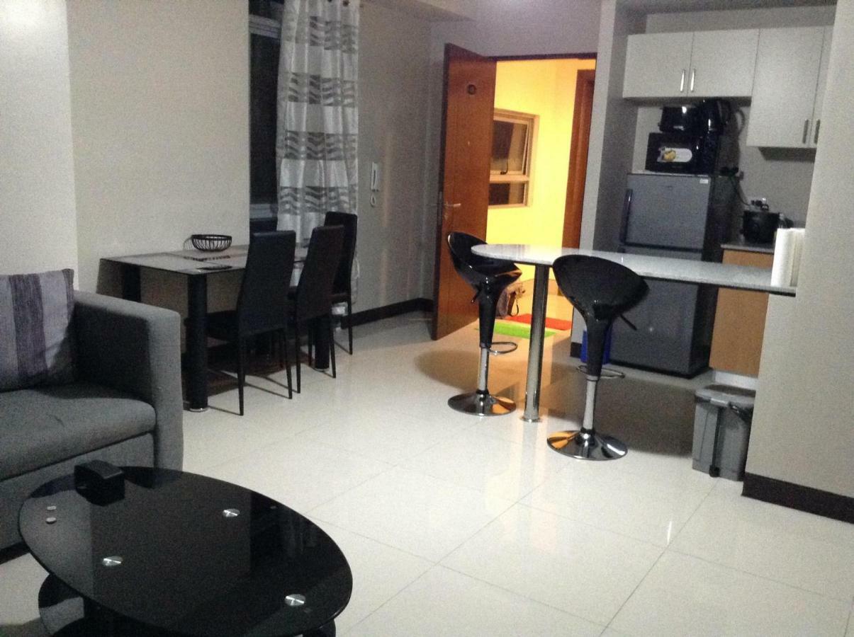 Cubao Manhattanheights Unit 11A Tower B, 2Br マニラ市 エクステリア 写真
