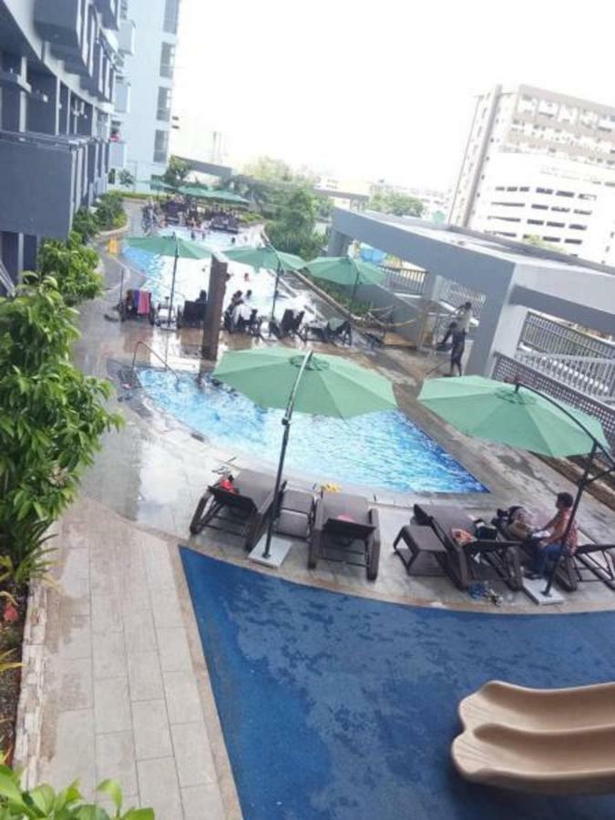 Cubao Manhattanheights Unit 11A Tower B, 2Br マニラ市 エクステリア 写真