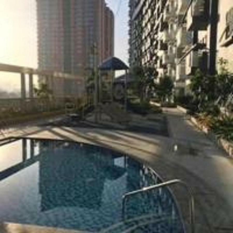 Cubao Manhattanheights Unit 11A Tower B, 2Br マニラ市 エクステリア 写真