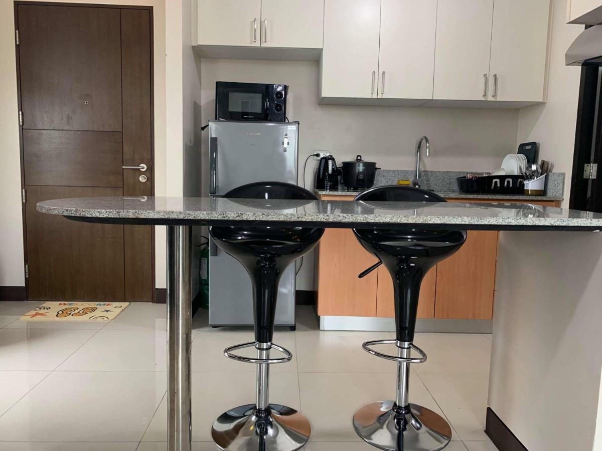 Cubao Manhattanheights Unit 11A Tower B, 2Br マニラ市 エクステリア 写真