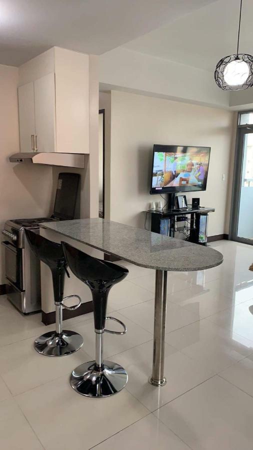 Cubao Manhattanheights Unit 11A Tower B, 2Br マニラ市 エクステリア 写真